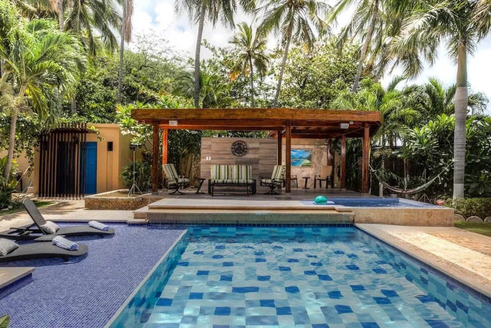 Casa Verano Beach Hotel