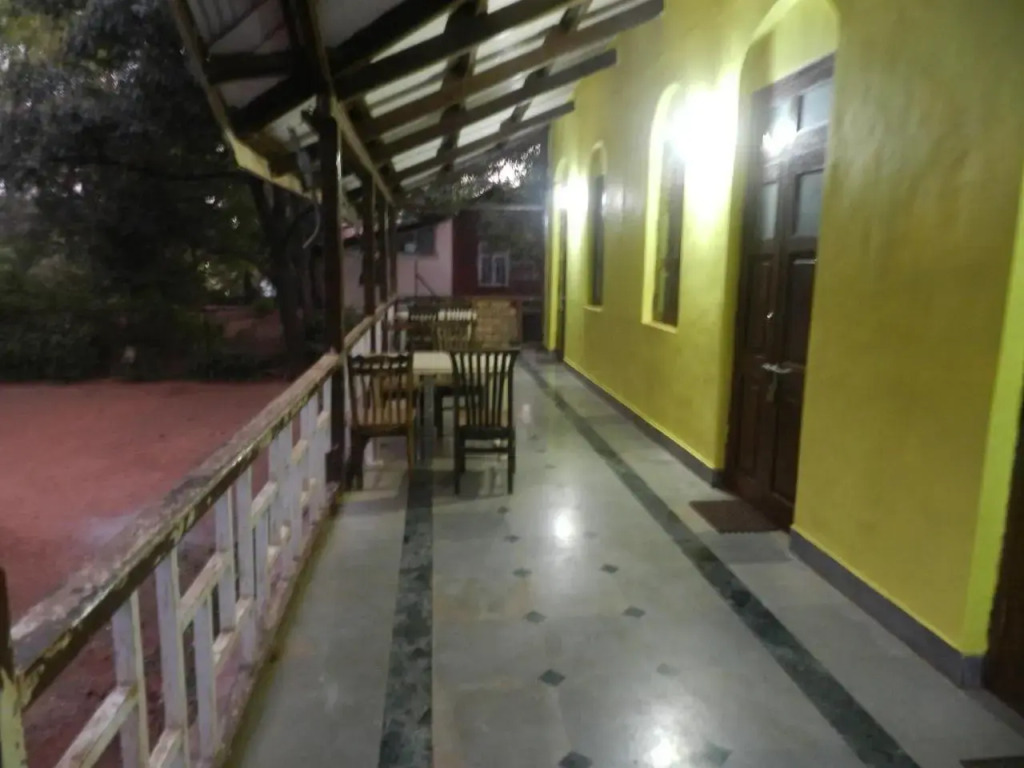 Royal Hotel