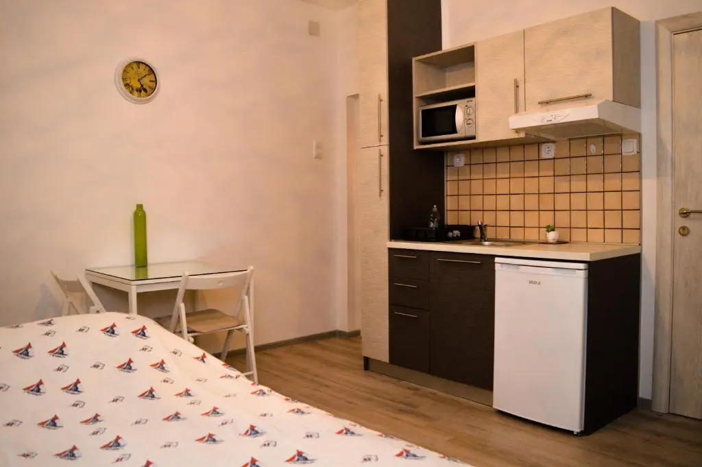 Studio Apartments Ilija