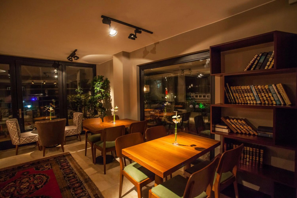 Juliet Rooms & Kitchen