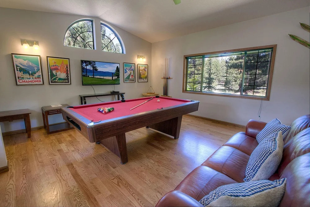 Ponderosa Palace by Lake Tahoe Accommodations