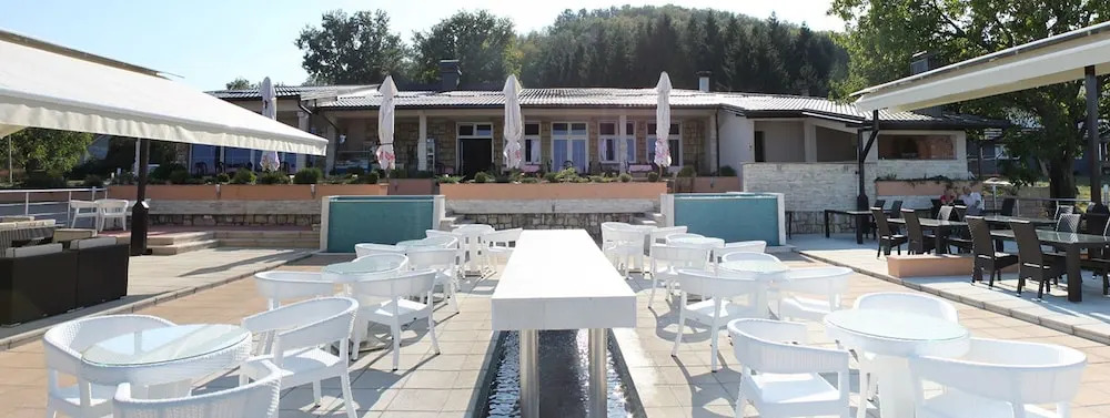 Hotel Majna