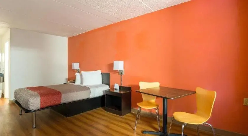 OYO Hotel Sweetwater TN West
