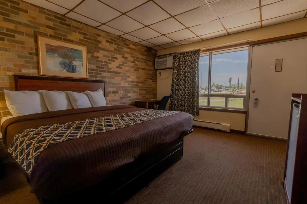 Thunderbird Lodge