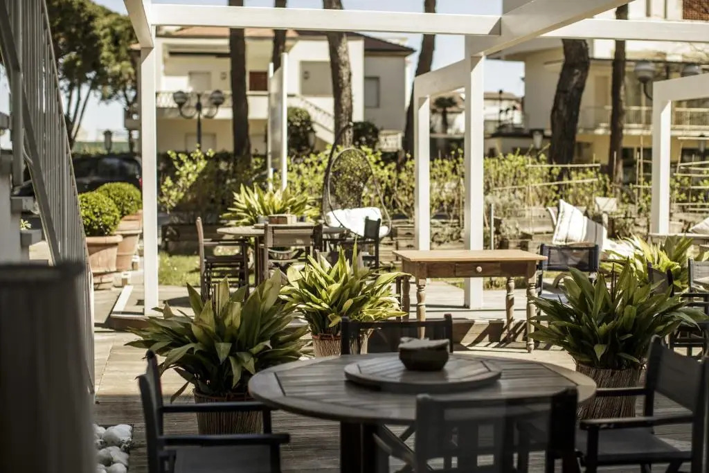 Hotel Saraceno Resort with Private Beach