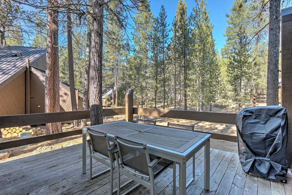 Pole House #13 by Village Properties at Sunriver