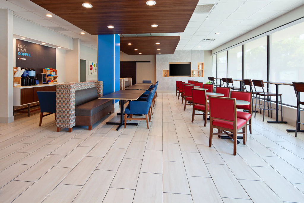Holiday Inn Express Los Angeles LAX Airport by IHG
