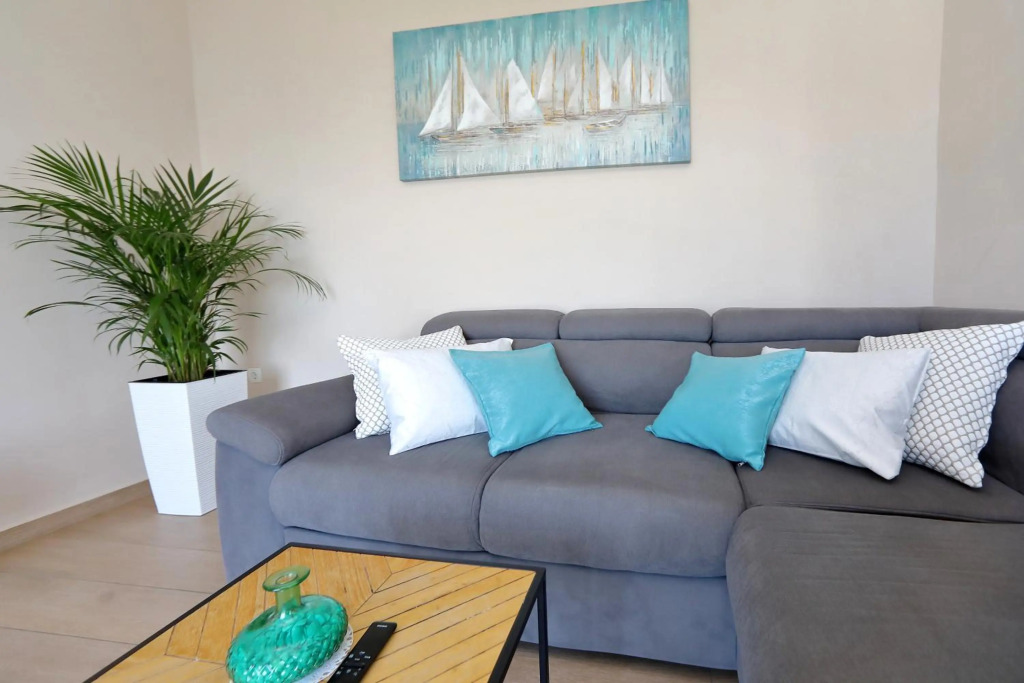Aqua Cabana
