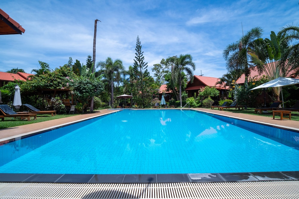 Bang Saray Village Resort