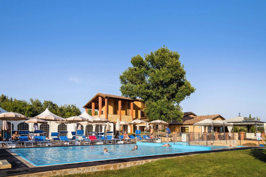 Apartment in Magliano with bar