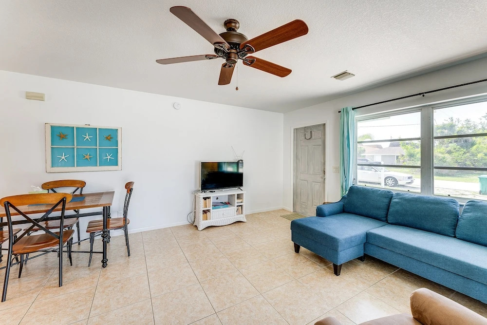 Englewood Escape Near Beaches: Pets Welcome!