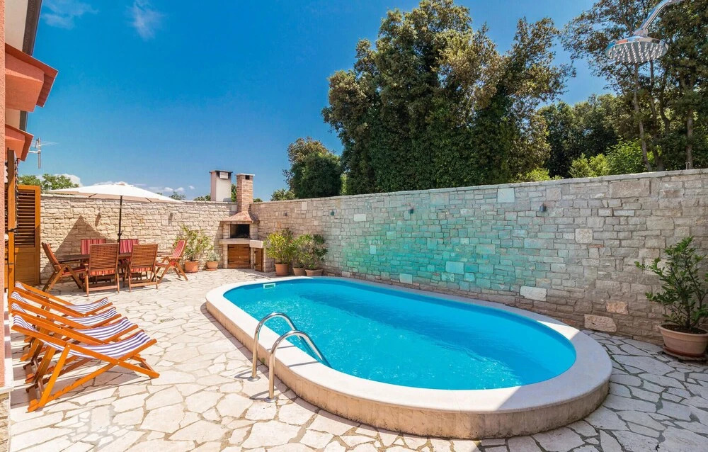 Nice Home in Banjole With Wifi and 2 Bedrooms