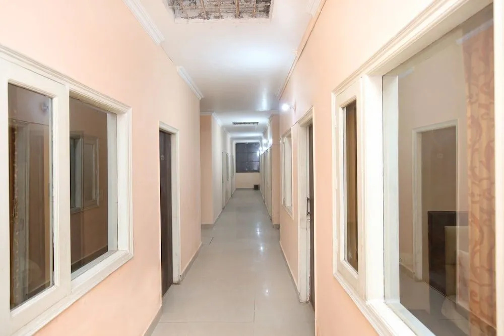 OYO 24423 Hotel Royal