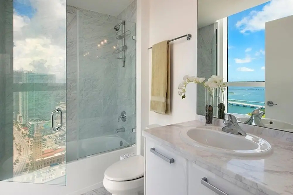 Vizcayne Luxury Condo by 1stHomeRent