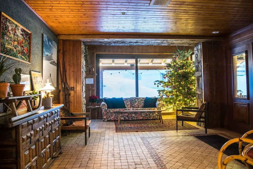 Shed HOTEL