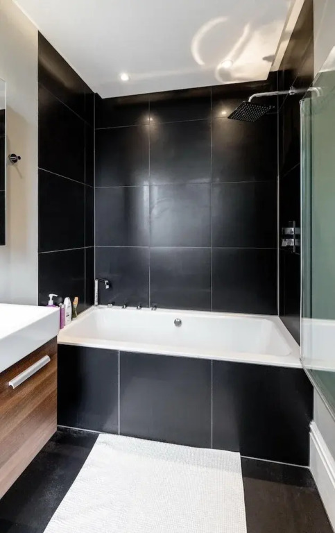 Dream House London 5bd with gym, cinema and hot tub