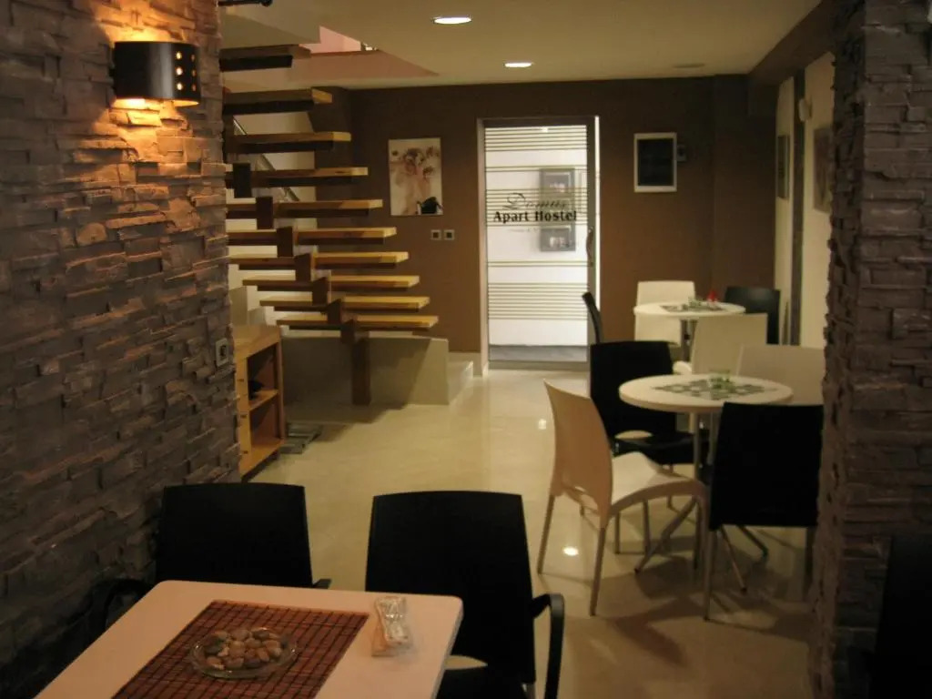 Domus Aparthotel
