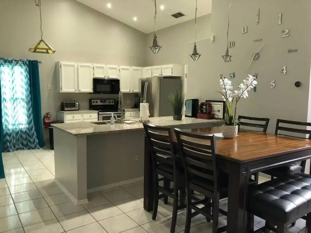 Dorrington · Lake Home With Swimming Pool. Super Clean