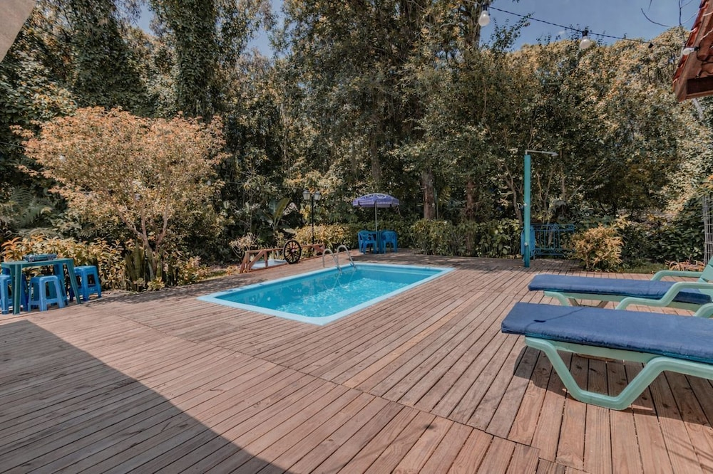 Casa em Condom nio com Piscina e rea Gourmet