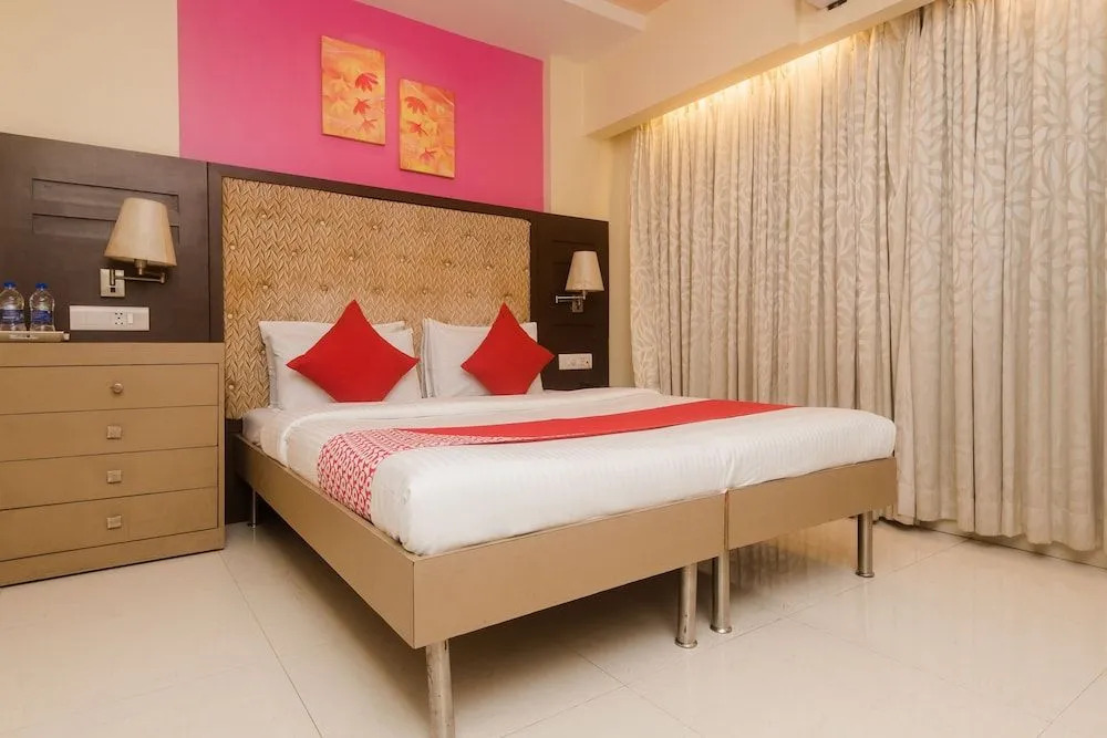 OYO 22061 Hotel Khwaishh Presidency