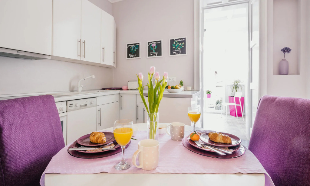 D&A Center Apartments with FREE Parking