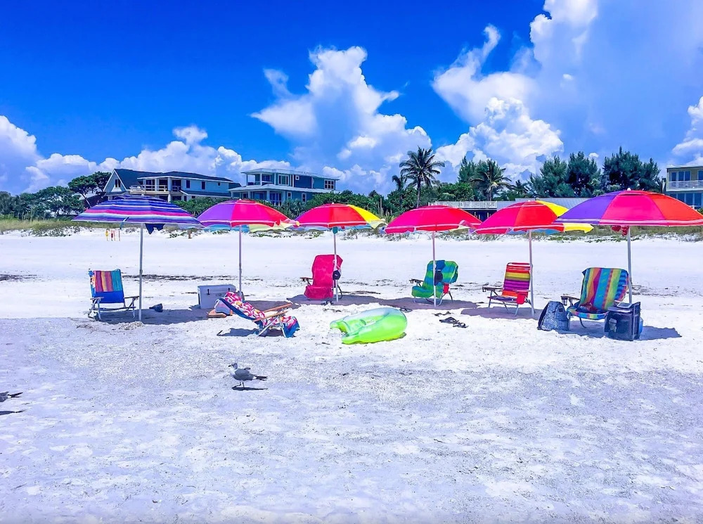 Absolute Paradise Ami-private Beach Access-water Views From Every Window-heated Pool- Walk To 14 Restaurants