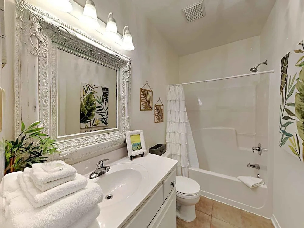 Layze Dayze by Southern Vacation Rentals