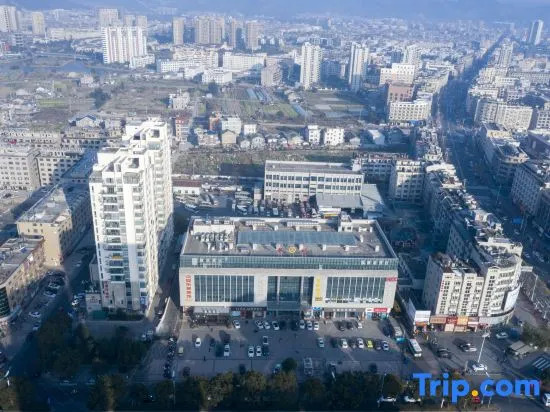 Ligang Hotel (Yuhuan Chumen Passenger Transport Center Commercial Exhibition Center Store)