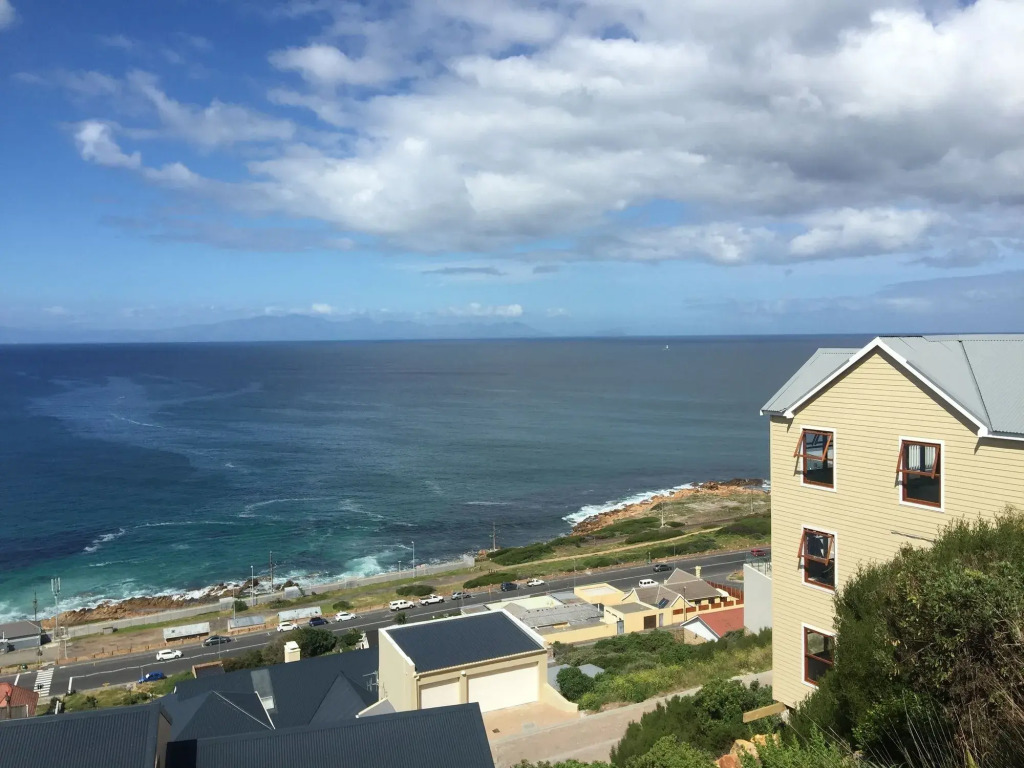 Berg and Beach