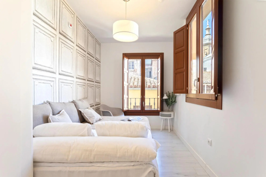 Pretty Two-bedroom Apartment Near the Cathedral Zacatin 203