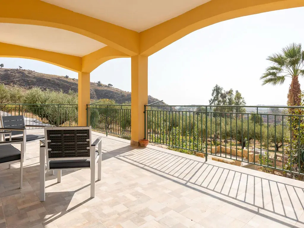 Attractive Apartment in Realmonte with Shared Swimming Pool