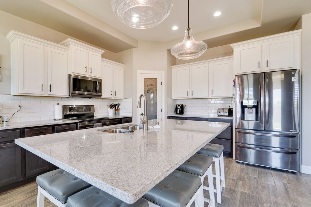 Carlsbad Retreat w/ Fire Pit & Fenced Yard!