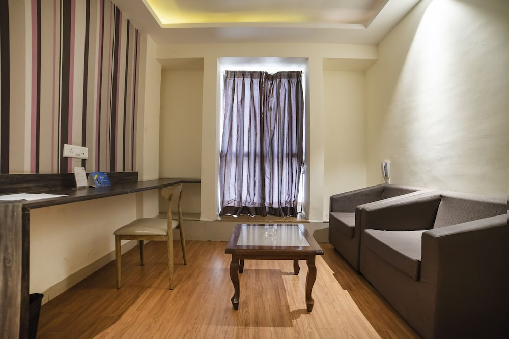 FabHotel Magnus Calypso Viman Nagar