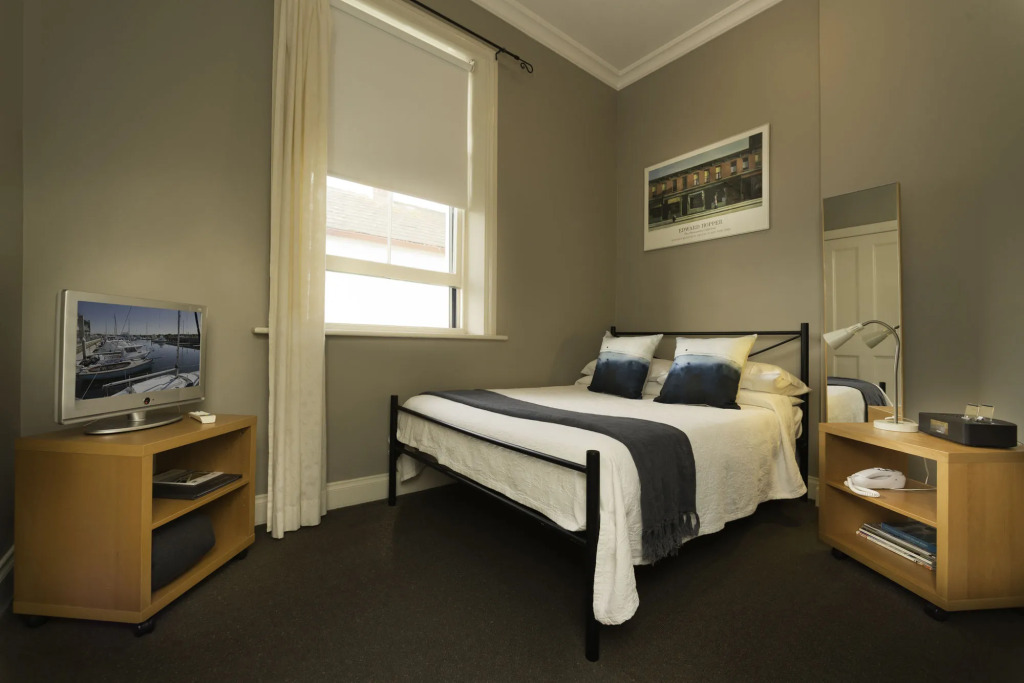 Athelstane Hotel