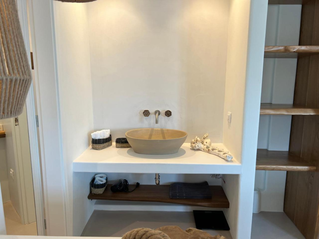 ZETINE SUITES SIKINOs