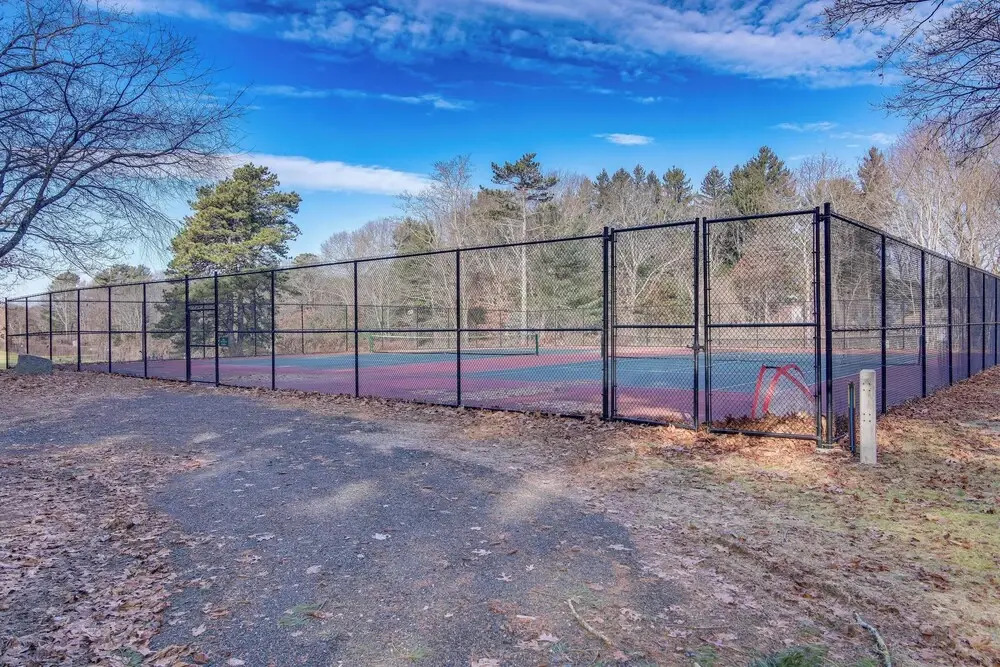 Riverfront Kingston Cottage w/ Deck, 2 Mi to Beach