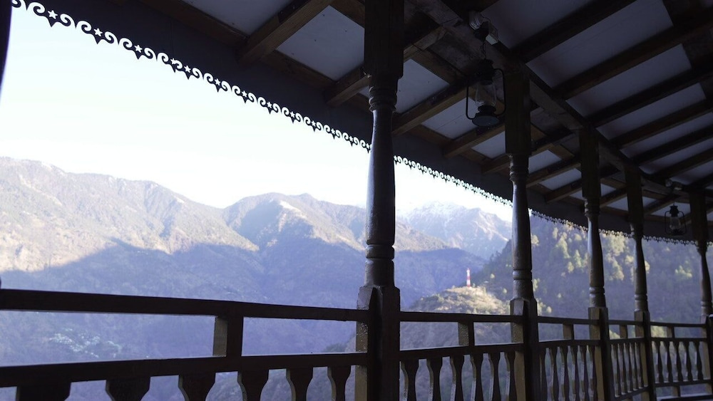 Saalak Suites On HIlltop