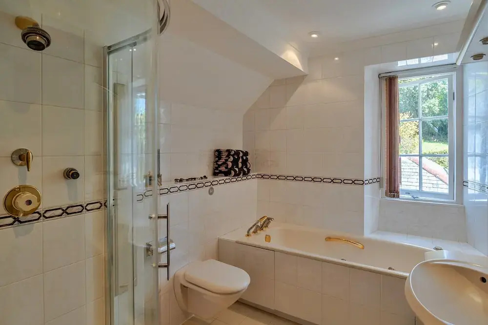 Group House With Sea-views, Veranda, No Deposit