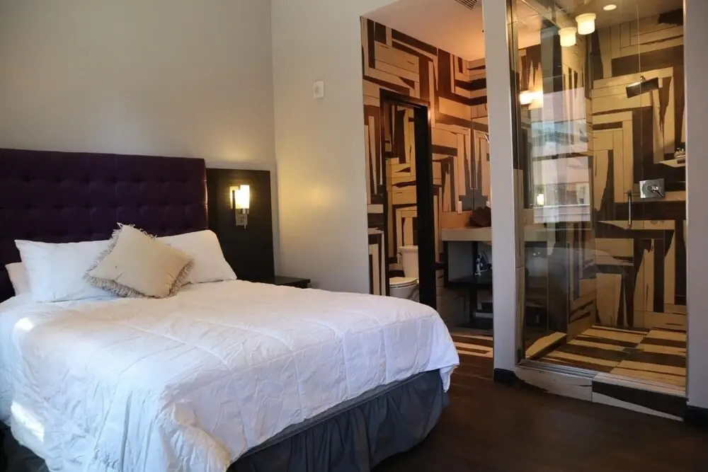 Intimate En Suite Studio