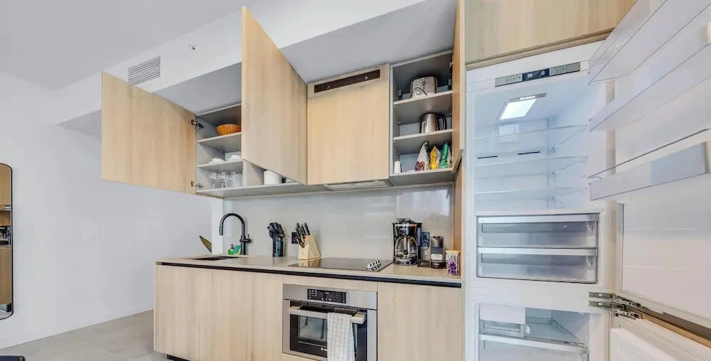 Heart of Downtown-1BR with Skyline Views