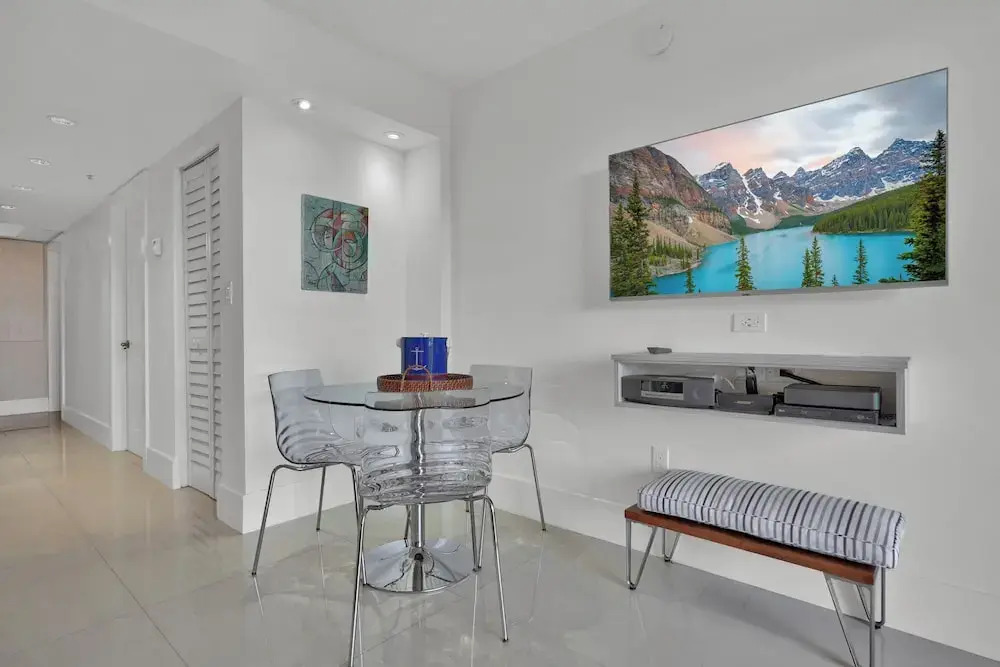 Gorgeous Spacious 2bed Bayview Apartment