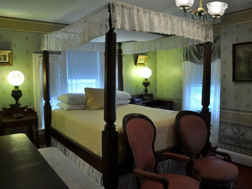 Normandy Inn