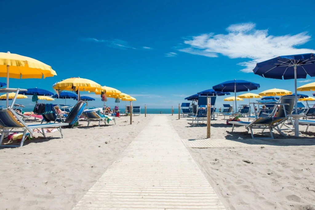 Residence La Pigna in Rosolina Mare, the structure is in the central area, nearby the services, the-La Pigna SUD 12
