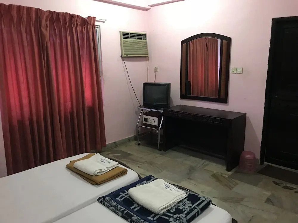 Indraprastham Tourist Home