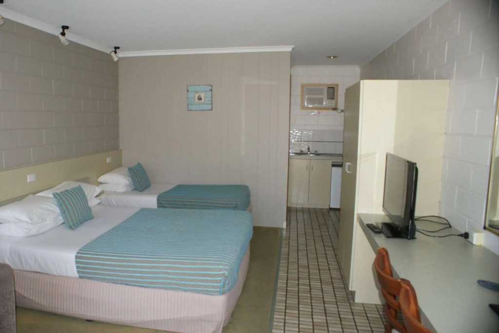 Sandbar Motel