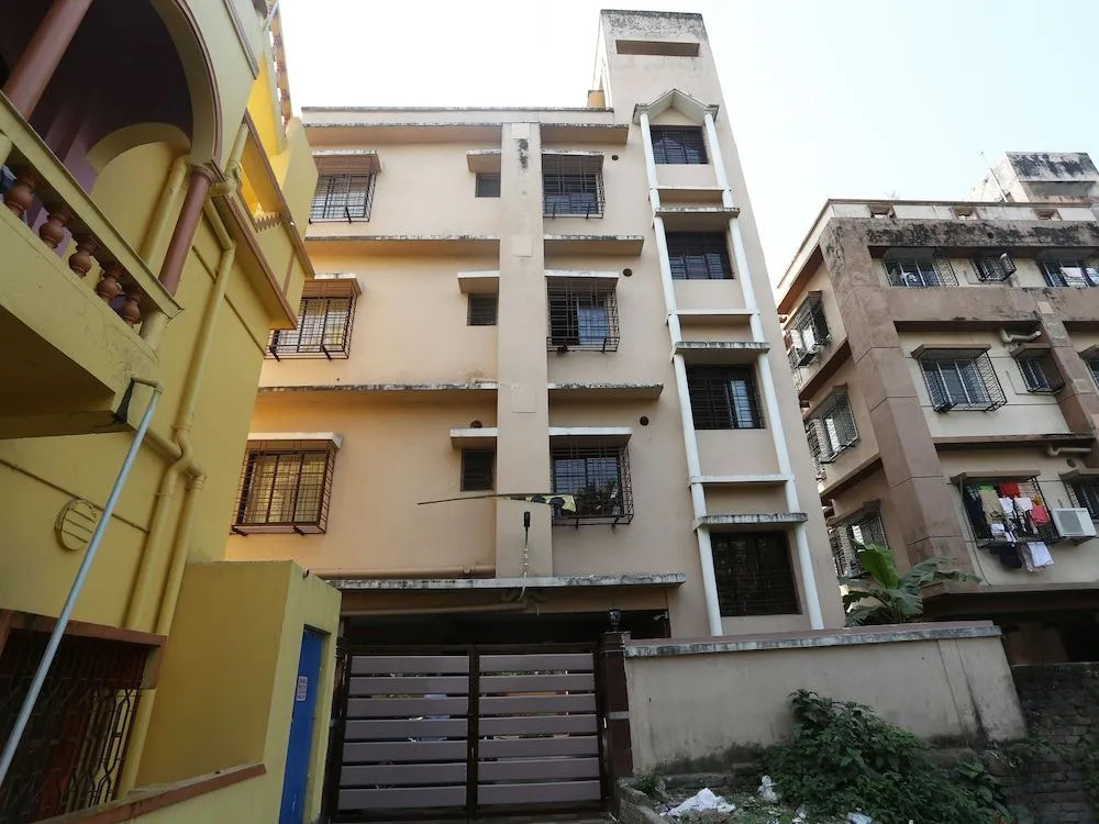 Oyo 19855 B S Guest House