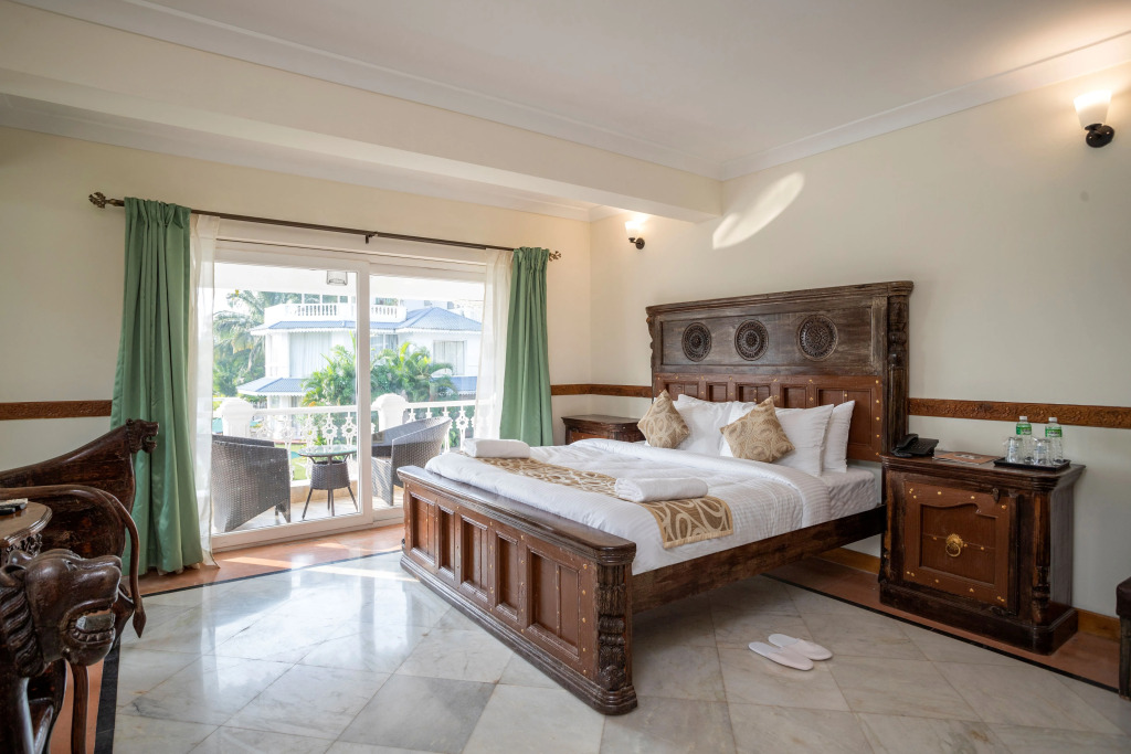 Stone Wood Riverfront Resort, Siolim