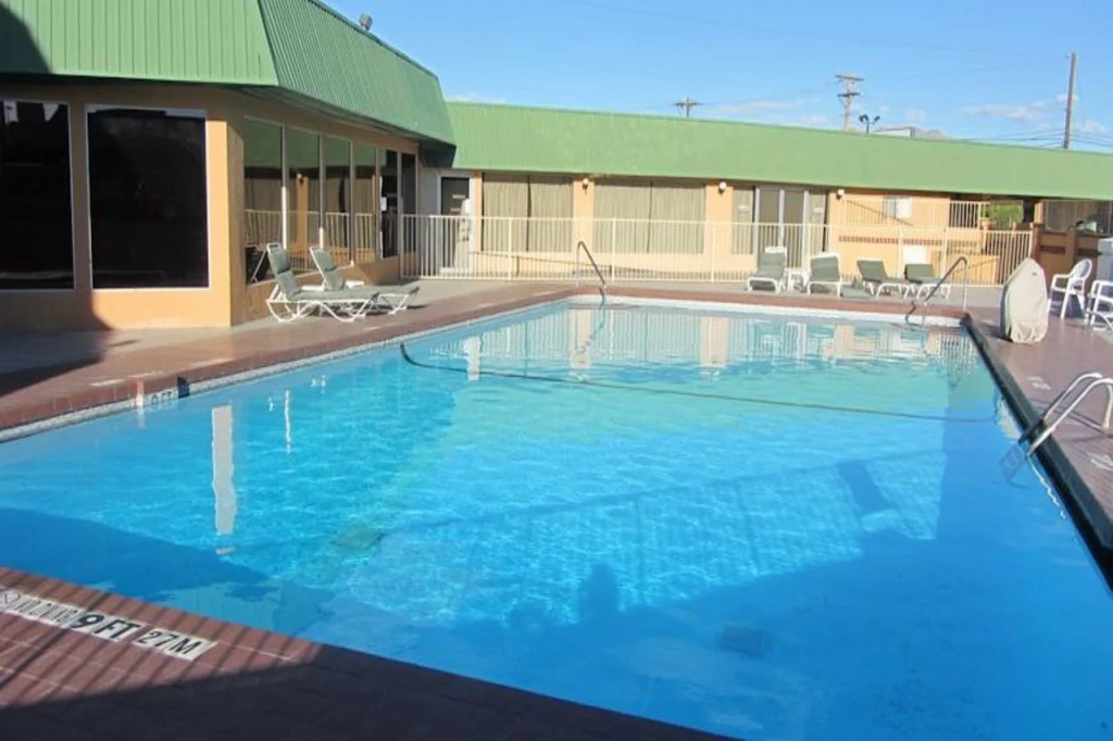 Quality Inn & Suites Airport