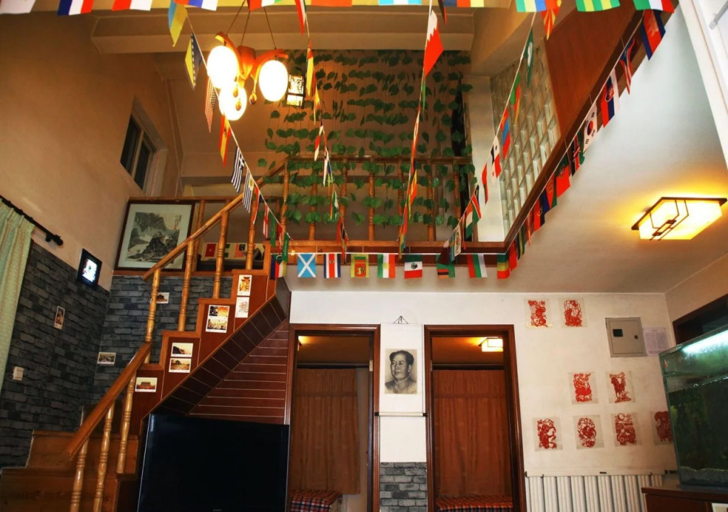 Janos Backpackers
