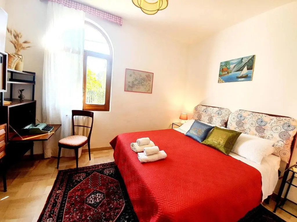 Villa immersa nel verde, spiaggia a 200m